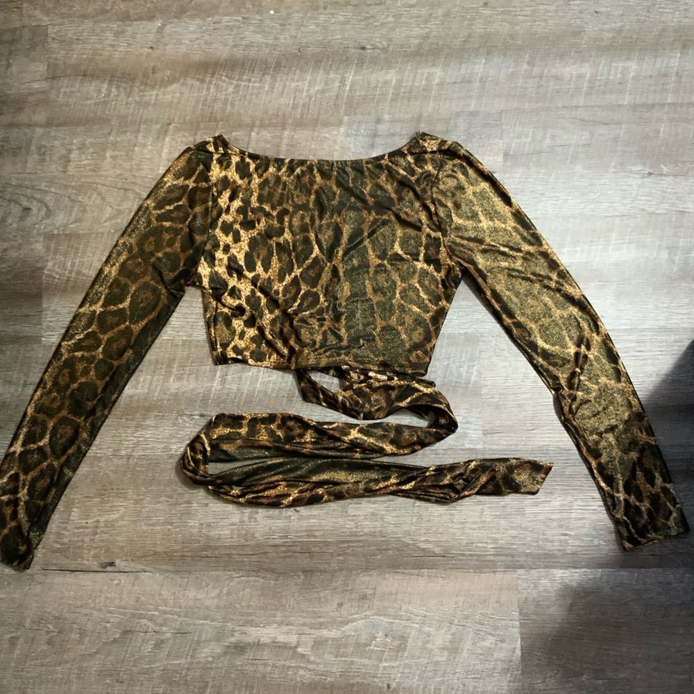 Wrap-Around Top - Picture 2 of 4